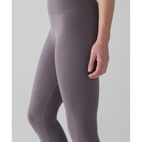 LULULEMON Free to Flow Lavender Cropped Leggings - Picture 2 of 8